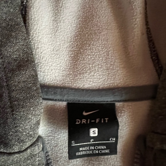 Girls NIKE DRY FIT HOODIE - Picture 4 of 4